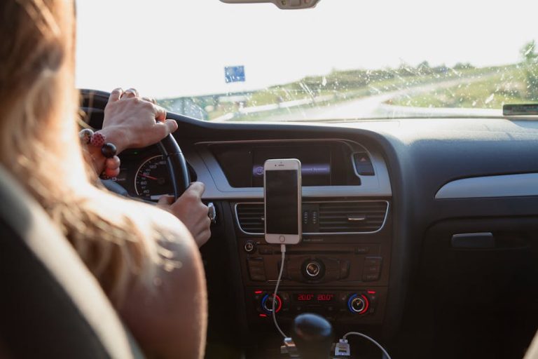 Magnetischer Handyhalter im Auto: Test & Kaufberatung